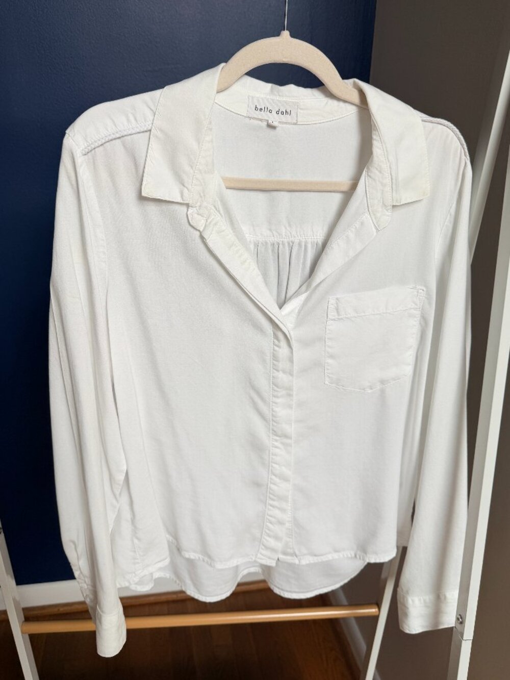 Bella Dahl waist length shirt